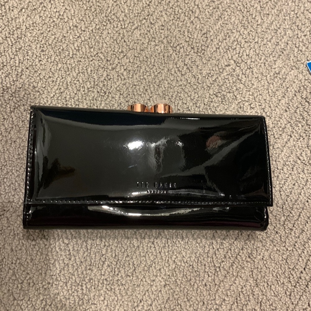 Ted baker pearl wallet patent